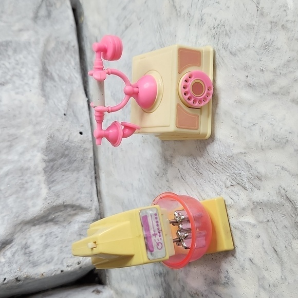 Barbie VINTAGE 80S WIND-UP MIXER & TELEPHONE